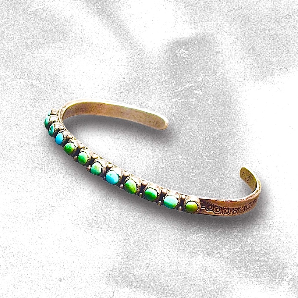 •SOLD• 70s Single Row Zuni SnakeEye Turquoise Microstone Cuff